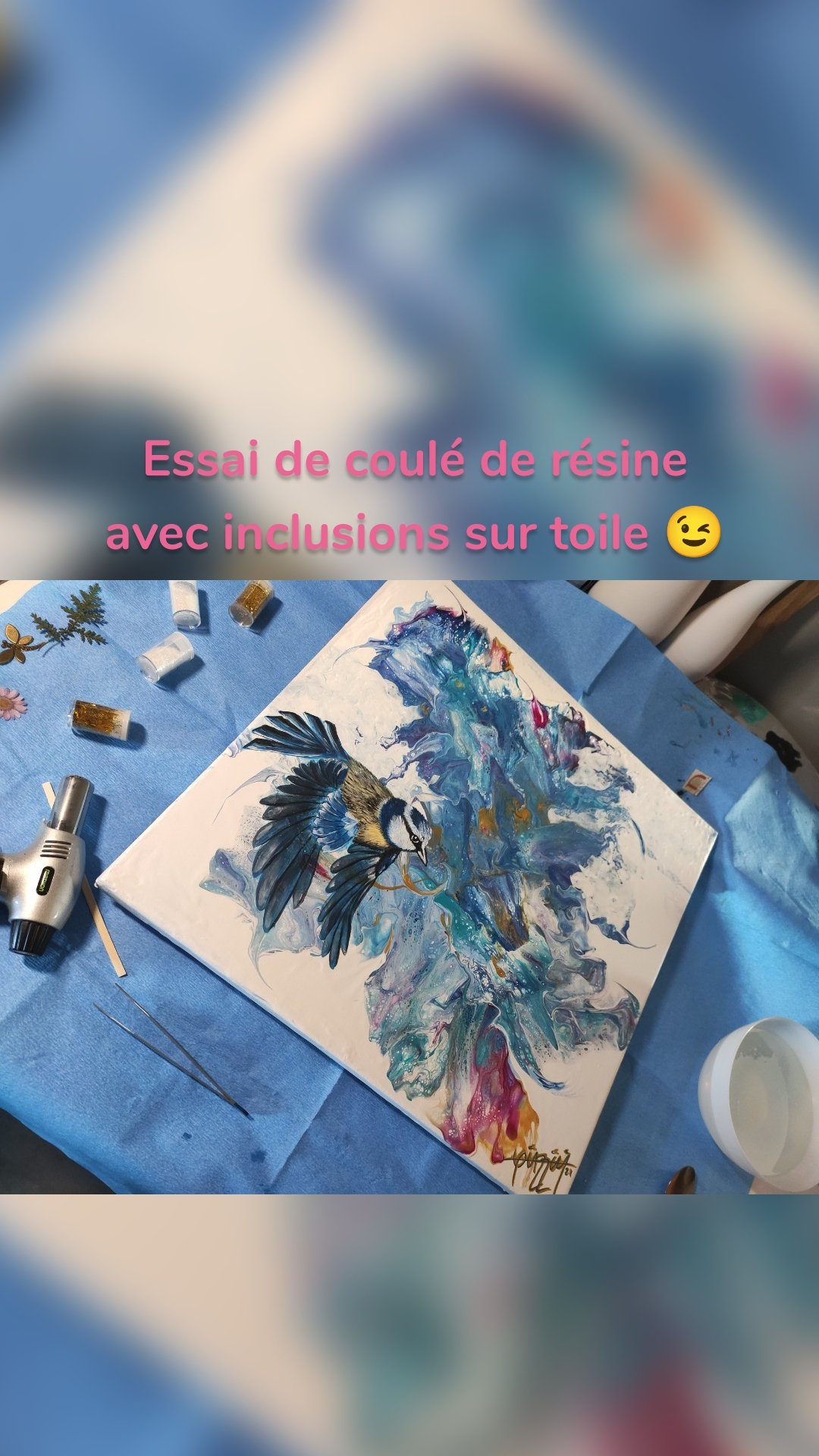 Essai de coulé de résine avec inclusions sur toile 😉